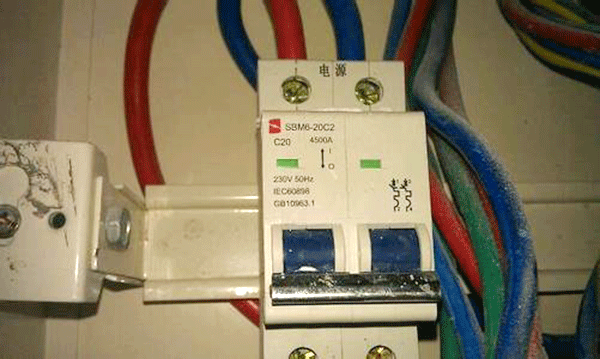 漏電保護裝置是造成西安西瑪電機頻繁燒毀的原因。